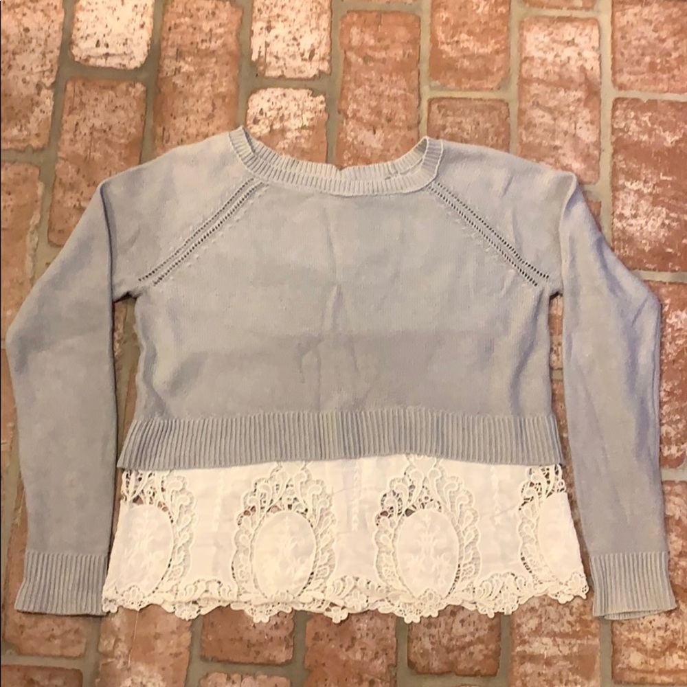 American Eagle sweater with lace bottom.